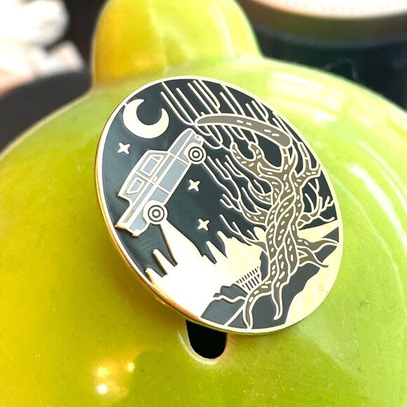 Harry Potter The Flying Ford Whomping Willow enamel pins 426 - Picture 2 of 2